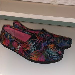 TOMS Classic Print Shoes 7.5